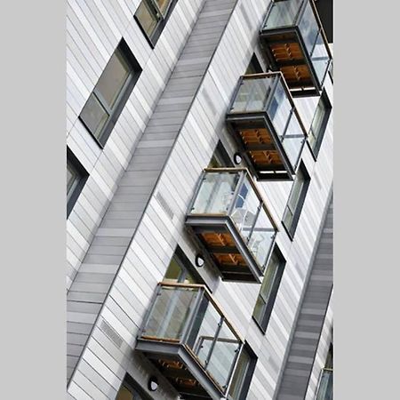 Modern Apartment At Slough Station, London In 18 Mins! Ngoại thất bức ảnh